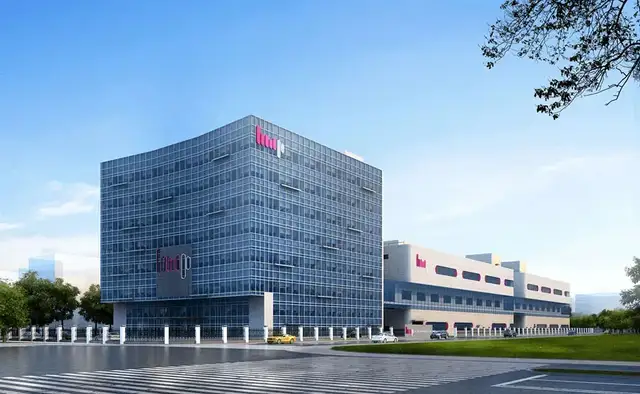霍建宁打辅助	，李嘉诚家族攒下1600亿现金